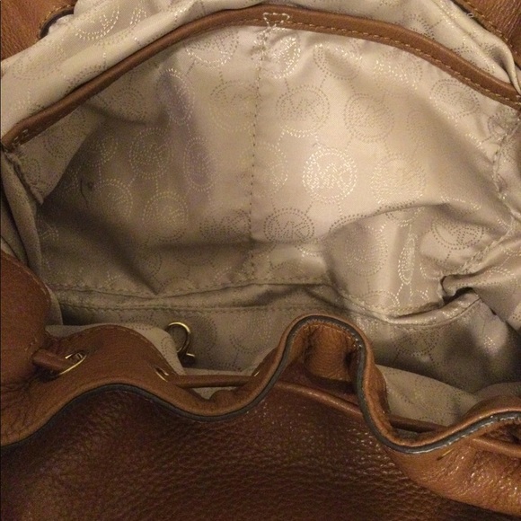 Micheal Kors Shoulder Bag ✨Host Pick✨ - Picture 9 of 10